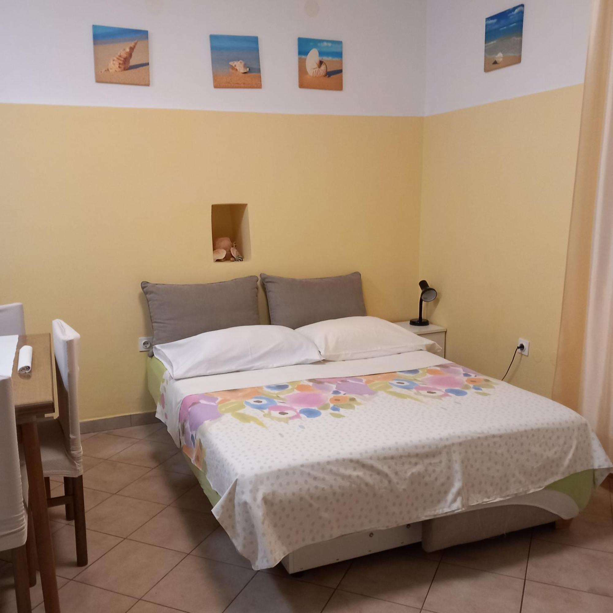 Apartmani Bozic-אומיסאליי מראה חיצוני תמונה